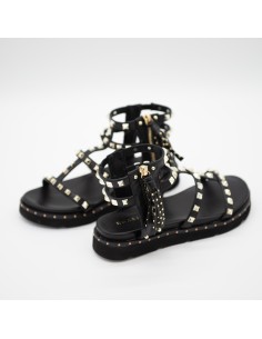 Sandalo Kharisma borchie