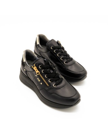 Sneaker NeroGiardini dettagli oro