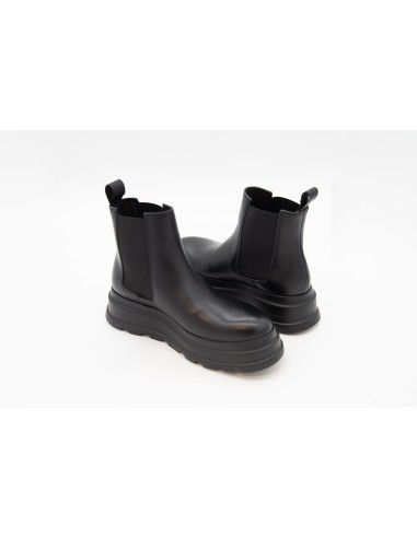 Beatles Frau in pelle